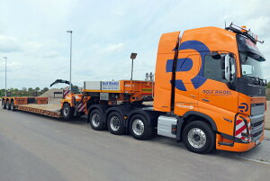 �y�\��z2026�N�����\�� Volvo�{���{ FH5 GLOBETROTTER XL 8X4 LOW LOADER DOLLY 1 AXLE - 3 AXLE Rolf Riedel / WSI 1/50 ���݋@�B �͌^