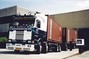 �y�\��z2026�N�����\�� Scania�X�J�j�A 3 SERIES 8X2 TAG AXLE CONTAINER TRUCK DRAWBAR TRAILER C. Groenenboom / WSI 1/50 ���݋@�B �͌^
