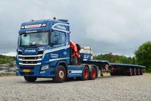 �y�\��z2026�N�����\�� Scania�X�J�j�A R HIGHLINE CR20H 6X2 FLATBED TRAILER PALFINGER PK 65002 SH Vindelsbaek / WSI 1/50 ���݋@�B �͌^