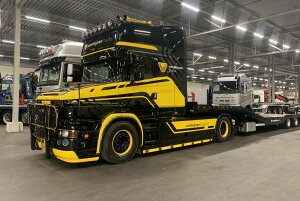 �y�\��z2026�N�����\�� Scania�X�J�j�A T5 TORPEDO TOPLINE 4X2 TRUCK TRANSPORTER - 3 AXLE Versteijnen Trucks / WSI 1/50 ���݋@�B �͌^
