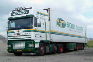 �y�\��z2026�N�����\�� DAF 95XF SUPER SPACE CAB 6X2 TWIN STEER ���[�t�@�[�g���[���[ 3�� Soonius / WSI 1/50 ���݋@�B �͌^