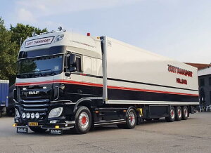 y\z2024N\PETER ZOET TRANSPORT; DAF XF SUPER SPACE CAB MY2017 4X2 [t@[g[[ 3 gbN gN^ /WSI 1/50 ݋@B͌^