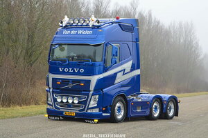 y\zV.O.F. VAN DER WIELEN VOLVO FH4 GLOBETROTTER 6X2 TWIN STEER gN^/WSI 1/50 ݋@B͌^ Hԗ