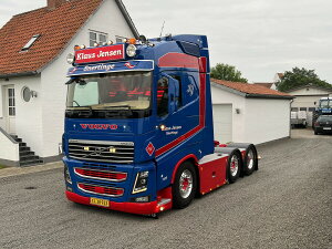 �y�\��z2025�N�����\��N���E�X�E�C�F���Z�� VOLVO FH4 �O���[�u�g���b�^�[ 6X2 �c�C���X�e�A �g���b�N/WSI 1/50 ���݋@�B�͌^ �H���ԗ�