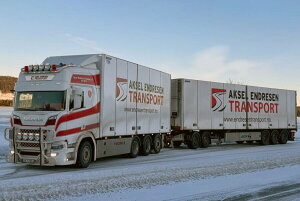 【予約】2025年発売予定 AKSEL ENDRESEN TRANSPORT AS SCANIA R ハイライン CR20H 8×4 ボックストラック & 冷蔵トレーラー - 3軸 ドローバー I ドリー ハイ / WSI 1/50 建設機械模型 工事車両