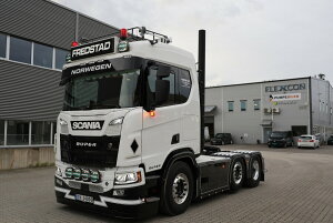 �y�\��z2026�N�����\�� Fredstad SCANIA R NORMAL CR20N 6X2 TWIN STEER BOX TRAILER 3 AXL / WSI 1/50 �~�j�J�[ �g���b�N�͌^