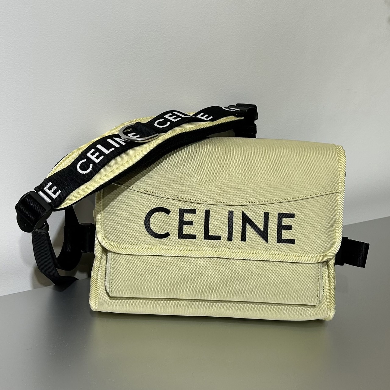 セリーヌ(CELINE) メッセンジャーバッグ | 通販・人気ランキング 