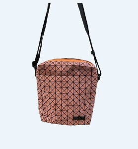 イッセイミヤケ(ISSEY MIYAKE) ショルダーバッグ | 通販・人気 