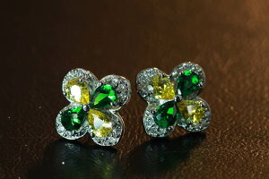 IUHA S925 四葉のクローバー ピアス シルバー 銀製 スワロフスキー社製クリスタル swarovski 金属アレルギーと変色防止 アクセサリー ギフト 029iuhat イウハ