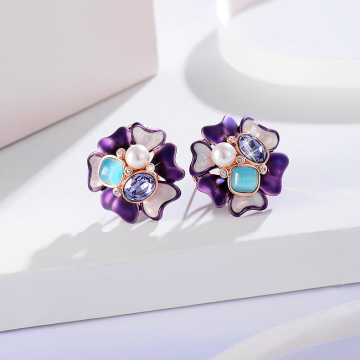 楽天市場】IUHA 【あじさい】お花 モチーフピアス SWAROVSKI 