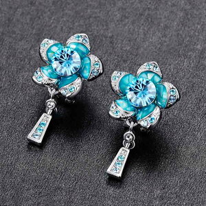 (イウハ) IUHA 【夜の蓮】ピアス レディース スワロフスキー社製クリスタル フラワー  金属アレルギーと変色防止