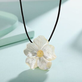 日本製 (イウハ) IUHA 【季節の花】さくら 桜 櫻 サクラ 天然シェル お花 ブローチ 2way ネックレス 金属アレルギーと変色防止 アクセサリー ギフト iuha1031810014