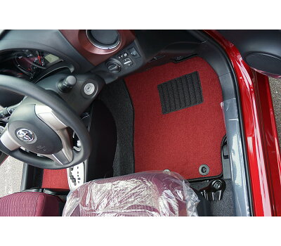 楽天市場 カーマット トヨタ ヴィッツ 130系 専用 新品 フロアマット ワイン無地 赤系 パーツ 国内産 車 汚れ防止 内装 送料無料 カバー カーマット専門店トリプルクラウン