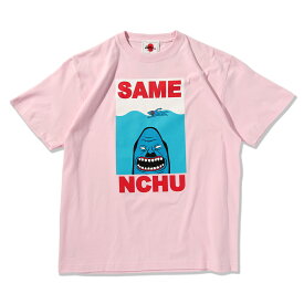 【7/9 再入荷しました】PUNK DRUNKERS パンクドランカーズ x デハラユキノリ さめんちゅTEE (LT.PINK) 半袖Tシャツ