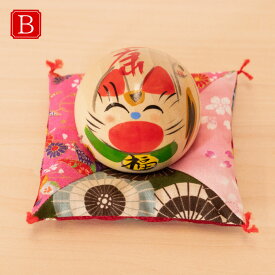 ＼着後レビューで割引クーポン贈呈／絶対倒れない形 さすって福を招くかわいい仙臺さすり【仙臺さすり　ねこ】 宮城 こけし 仙臺さすり さすりねこ 猫 招き猫 幸せ（4合わせ）座布団 かわいい 福を招く 置物 雑貨 プレゼント ギフト 贈り物 工芸品 お買い物マラソン 買い回り
