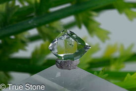 1点物 ハーキマーダイヤモンド アメリカ ニューヨーク州産 ダブルポイント 両剣水晶 1.15ct ダイヤモンド 原石 天然石 浄化