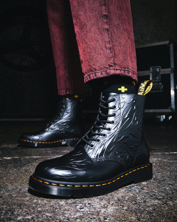 楽天市場 ドクターマーチン 8ホール ブーツ メンズ 1460 Flames フレイムス Dr Martens エンボス加工 つるや
