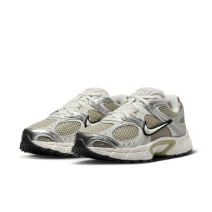 �y�S�����������z NIKE �X�j�[�J�[ ���f�B�[�X HQ7901 �i�C�L NIKE V5 RNR