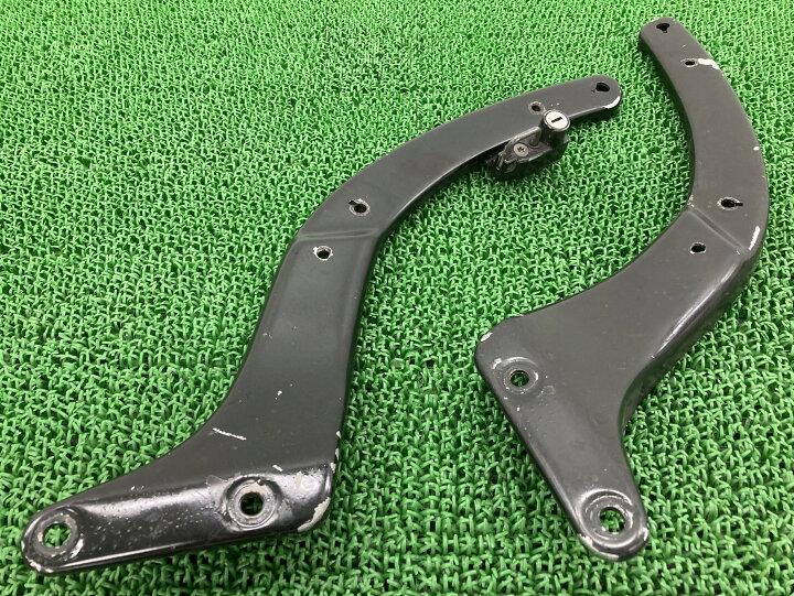 ドラッグスター400リアフェンダーステー左右ヤマハ純正バイク部品4TRVH01Jペイント素材に曲がり無し品薄希少品車検Genuine【中古】 ティーエスパーツ ヤマハドラッグスター400 4TR リアフェンダーステー
