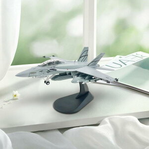 1/100 F/A-18 _CLXgs@͌^ 퓬@ AȔs@ ƒp Q I ItBX i