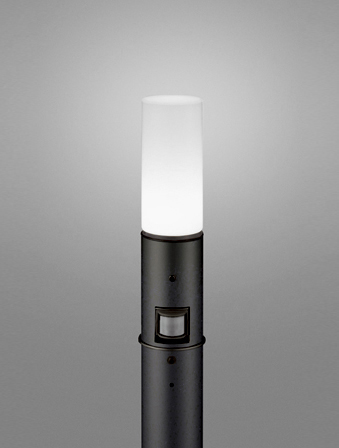 一番人気物 OG254663NCR<br  >エクステリア 人感センサー付LEDスリムガーデンライト 高演色R15 クラス2 白熱灯60W相当<br  >地上高700 昼白色 非調光 防雨型<br  >オーデリック 照明器具 玄関 庭園灯 屋外用