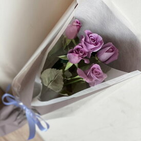 【10月以降再開】ブルーローズ「APPLAUSE 〜アプローズ〜」の5本花束　記念日　アニバーサリー　誕生日　結婚　プレゼントギフト サントリー 青いバラ 人気 花言葉 夢かなうフラワーバレンタイン　ホワイトデー　プロポース【坪井花苑】