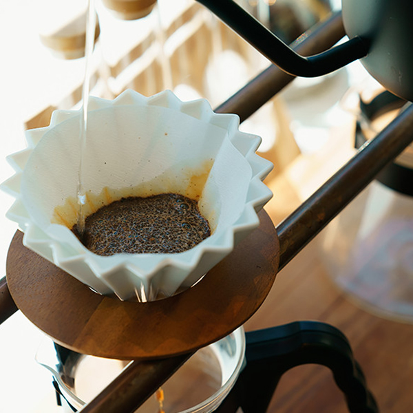 【ORIGAMI】オリガミ　ドリッパーホルダーダークブラウン　木製（アカシア）スペシャルティコーヒーの抽出に | ＴＳＵＪＩＭＯＴＯｃｏｆｆｅｅ