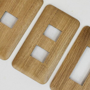 【メール便可】オーク材 木製スイッチプレート 1穴・2穴・3穴<マグネット式>【ナラ材/ナチュラルブラウン色/ネジ穴なし/スイッチプレート円(まどか)/工房ペッカー/高級材料/日本製/