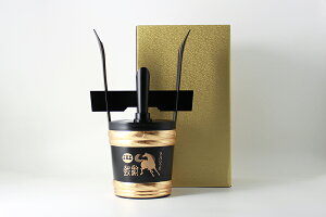 【小鼓・ギフト】純米大吟醸原酒 丙午ブラック干支角樽 1800ml【やや辛口・濃厚・16度・兵庫北錦・但馬強力プレゼント・おしゃれ・ウマ】【西山酒造場・兵庫県・メーカー直送】 【ギフト