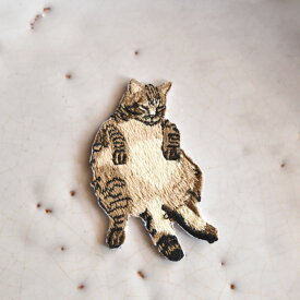 ふくよかなる猫ワッペン/アイロン糊付き/刺繍/手芸/イエネコ/ぽっちゃり/動物