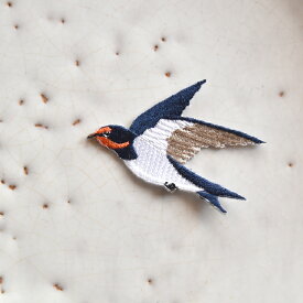 ツバメのワッペン/燕/動物/アイロン糊付き/刺繍/手芸