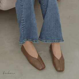 スクエアトゥ パンプス レディース シューズ 靴 ローヒール 黒 白 フラット ぺたんこ シンプル 柔らかい 歩きやすい 痛くない 黒 きれいめ 甲深 仕事 オフィス おしゃれ かわいい センターシーム 送料無料 [3020-36]