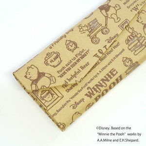 メガネケース DISNEY ディズニー くまのプーさん柄イエロー ブランド キャラクター折りたたみ マルチ 持ち運び 携帯 お祝い 誕生日 プレゼント ギフト かわいい おしゃれ 高級感