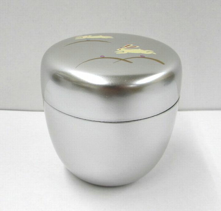 楽天市場】＜茶道具・茶器、棗＞中棗 銀塗 兎蒔絵 樹脂製(プラスチック 
