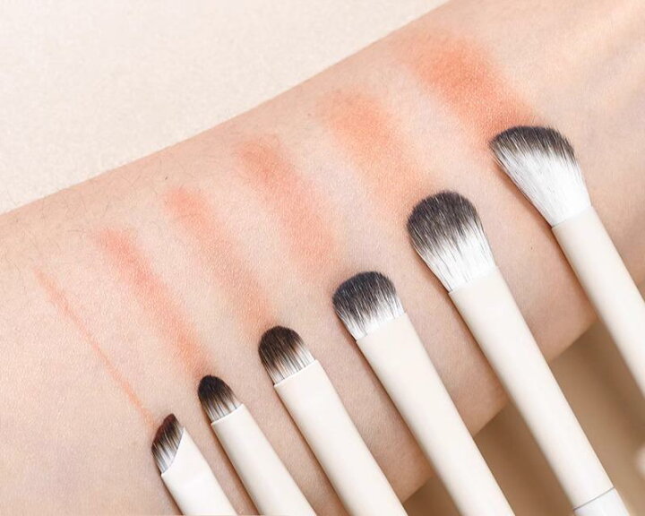 楽天市場】メイクブラシセット 毛ふわふわ 柔らかい アイシャドウ 8本  