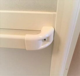 ユニットバス 2枚折戸 中折れドア バー 把手 取っ手 INAX/ナショナル/タカラ/クリナップなどに対応。プラスチック 樹脂 部品 パーツ ホワイト 2個セット