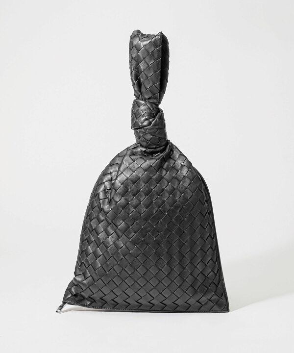 美品/未使用品）BOTTEGA 印象づける VENETA ツイスト レザーハンドルバッグ
