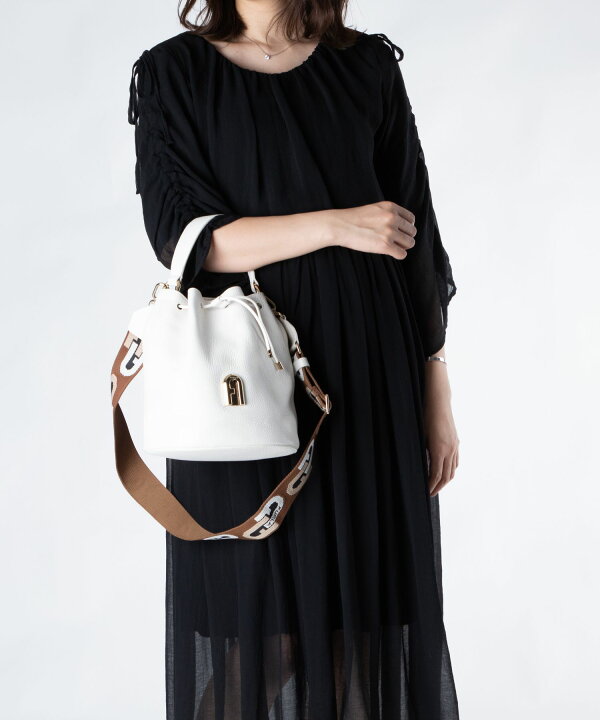 楽天市場】フルラ FURLA BAIAABR W64000 ショルダーバッグ レディース  