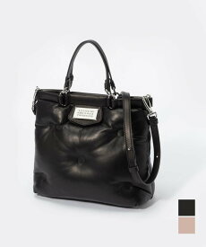 メゾン マルジェラ MAISON MARGIELA S56WD0133 P4300 ハンドバッグ レディース バッグ グラム スラム トート スモール 2way ショルダーバッグ ナンバーロゴ カジュアル レザー 本革 お出かけ ギフト 旅行 記念 お祝い GLAM SLAM SHOPPING SMALL ミスティローズ ブラック