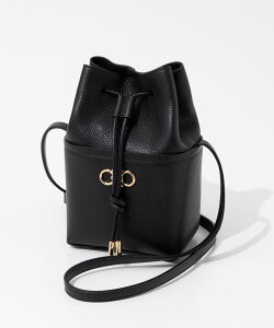サルヴァトーレ・フェラガモ(Salvatore Ferragamo) ショルダーバッグ 