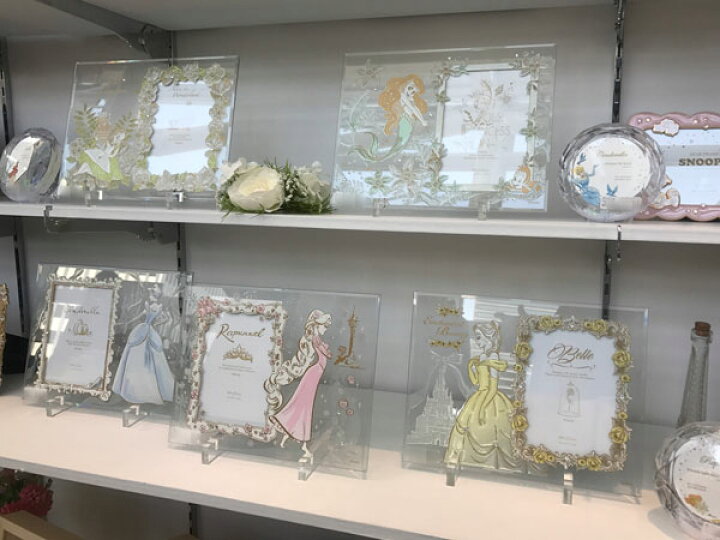 楽天市場 アリエル ディズニーフレーム ディズニー ガラスフレーム フォトフレーム メモリアルフォトフレーム 写真立て インテリア 出産祝い 結婚祝い 記念日 お誕生日 プレゼント ギフト スワロフスキー アートインテリア額縁のゆうびどう 楽天市場 アリエル ディズニーフレーム ディズニー ガラスフレーム フォトフレーム メモリアルフォトフレーム 写真立て インテリア 出産祝い 結婚祝い 記念日 お誕生日 プレゼント ギフト スワロフスキー アートインテリア額縁のゆうびどう