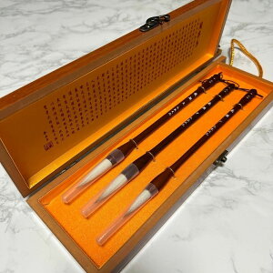 筆芸珍品 典蔵珍品 百年伝承 飛煙 小 飛煙 中 飛煙 大 飛煙 3本セット やや硬め 弾力有り 狼羊兼毫 大美文化 中国筆 筆 木箱 楷書 大、中、小、中国画 篆書 公用書 楷書 書道四宝 書道四宝 水