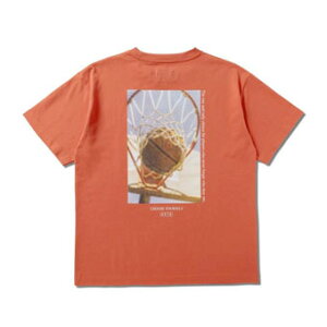 �o�X�P�b�gT�V���c �E�F�A �A�N�^�[ AKTR HALFTONE PHOTO TEE ORANGE �X�g���[�g �yMEN'S�z