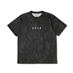 �o�X�P�b�gT�V���c �E�F�A �A�N�^�[ AKTR MELT CAMO AKTR LOGO SPORTS TEE BLACK �yMEN'S�z