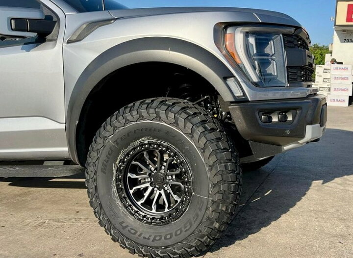 楽天市場】TIS OFFROAD 556AB ガンメタ/ブラックリング 17インチアルミ 