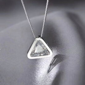 ピラミッド 三角形 ネックレス レディース czダイヤ 1.88ct 大粒 シルバー925 プラチナ仕上げ