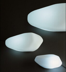Oluce/I[`F Stones 215 / Xg[ 215 fUC Marta Laudani/Marco Romanelli 2002  Floor light/tACg tAv e[uv e[uCg u^ AEghA O\ h A[g AR
