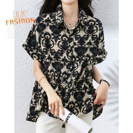 レディース ブラウス シャツ 半袖 トップス 花柄 フラワー プリント 総柄 大きいサイズ ゆったり 体型カバー 着痩せ おしゃれ かわいい きれいめ 上品 大人女子 オフィスカジュアル 通勤 デート お出かけ 夏 涼しい 薄手 体型カバー