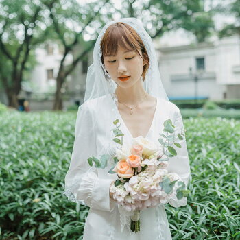 楽天市場 ブライダルベール 新緑 生命力 ウェディングベール おうべい設計 結婚式 レース付き 披露宴 ショートベール 手作りベール オフホワイト ふんわり 可愛い ショートカットに似合う ビンテージ 海外撮影 旅行結婚 撮影道具 60 80cm Unique Weddings