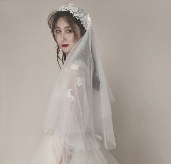楽天市場 ウェディングベール ビンテージ フランス風 アルビスの少女 中世紀 セミロング 優雅 御花飾り レース付き シンプル 優しい 淑女 ベールアップ コーム付き 結婚式 ブライダルベール 旅行撮影 Unique Weddings